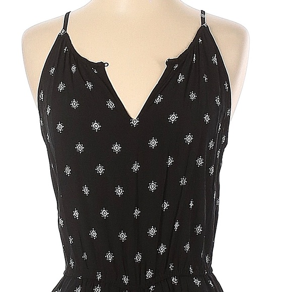 Beautiful Old Navy Black & White Romper in Size Small - Picture 3 of 4
